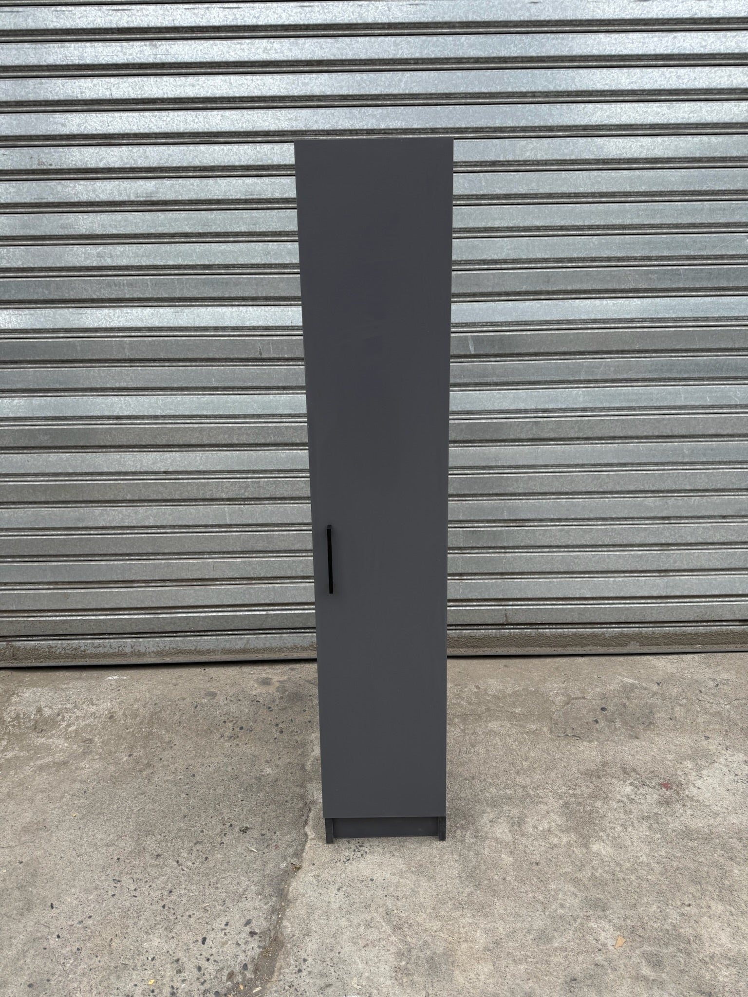 Estante con Puerta Teo II