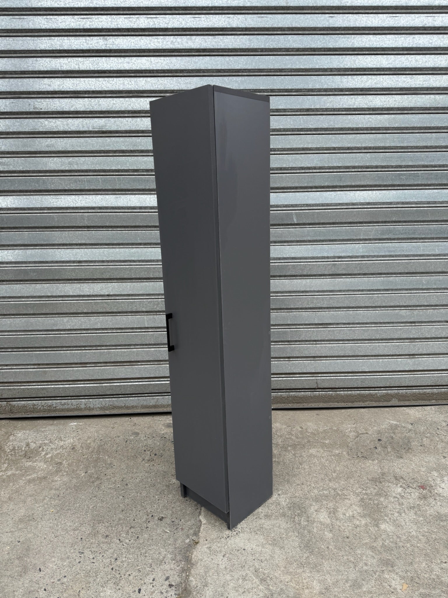 Estante con Puerta Teo II