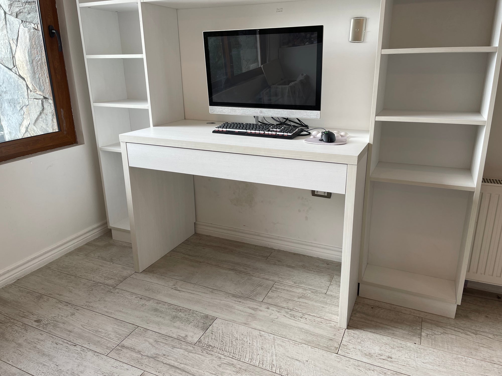 Escritorio ➕ repisa