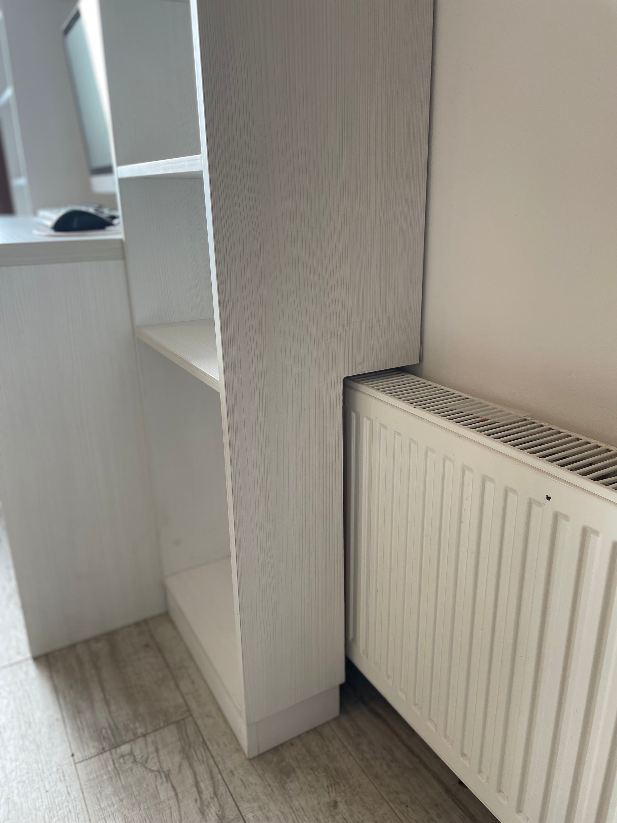 Escritorio ➕ repisa