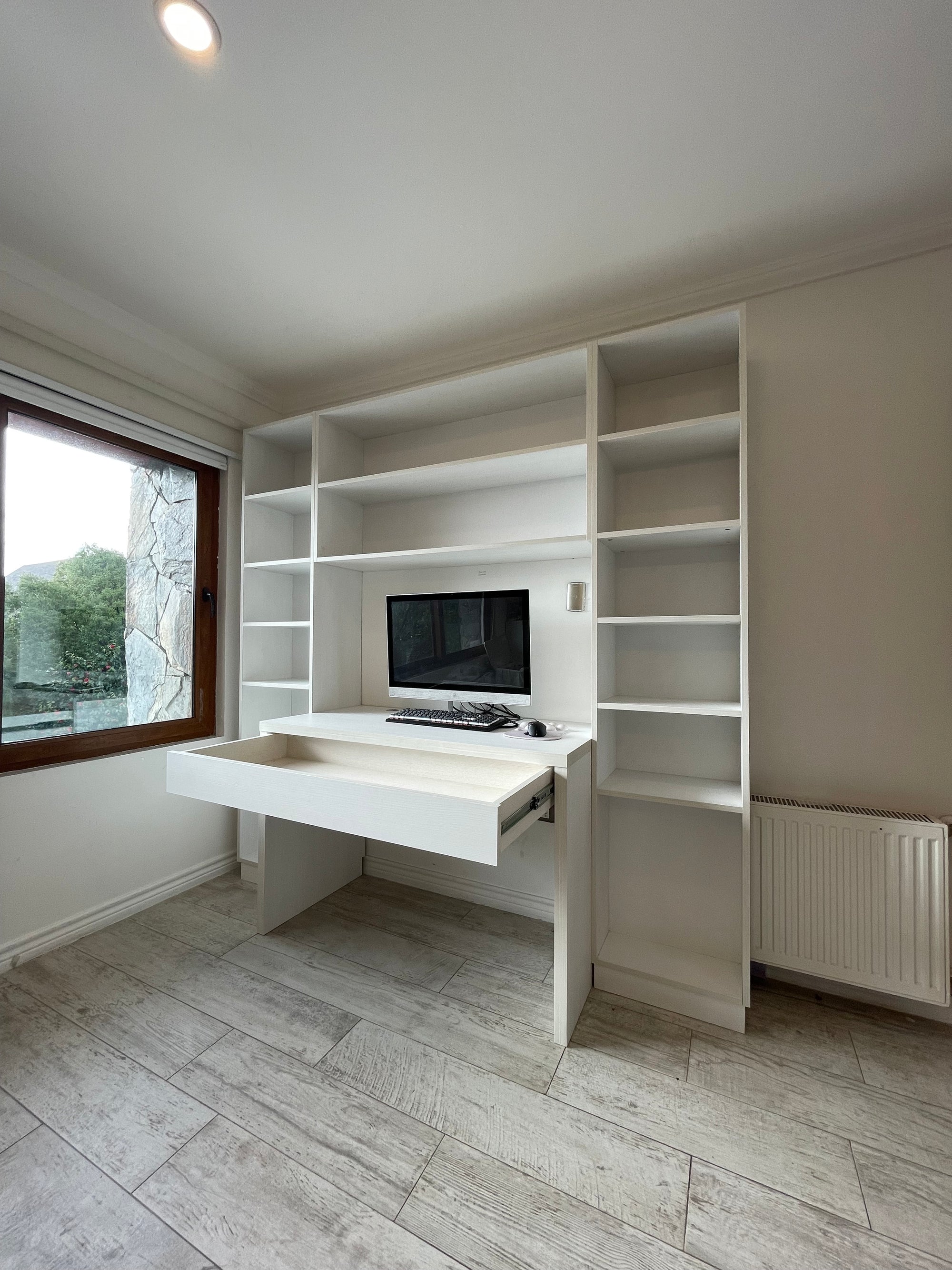 Escritorio ➕ repisa